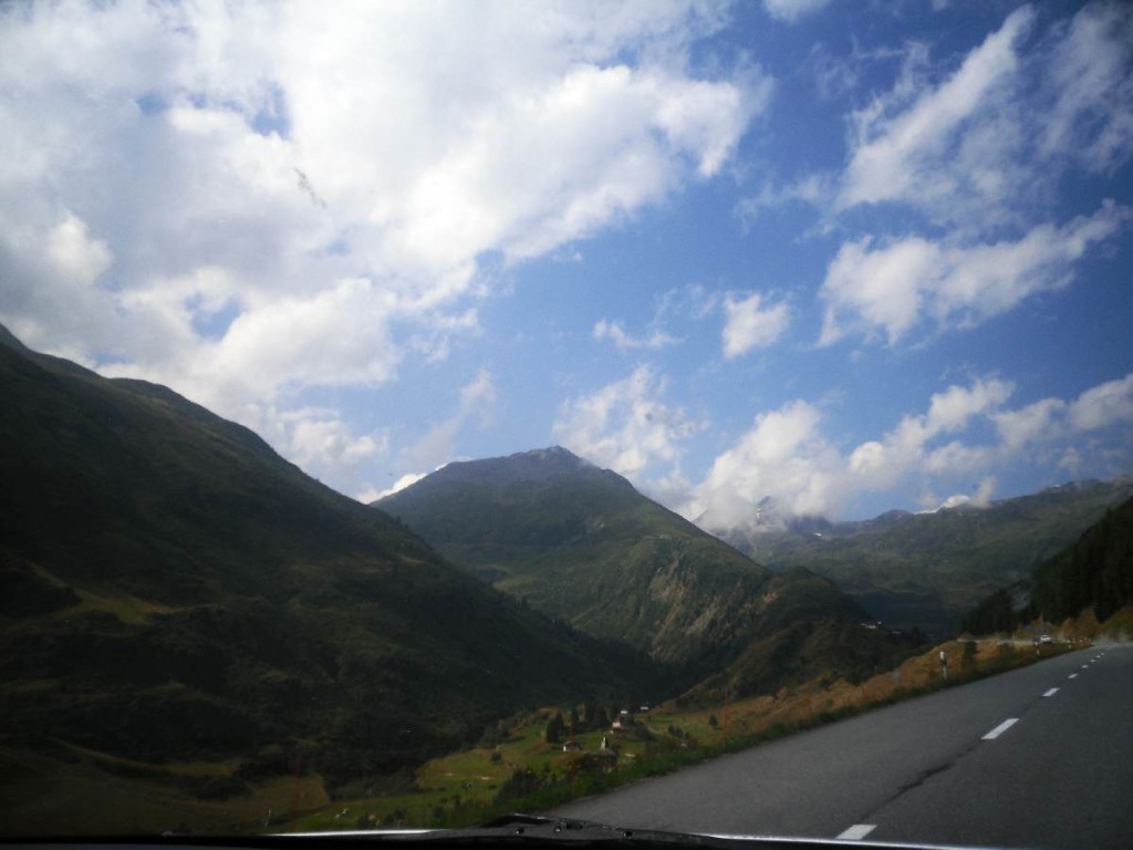 Alpy, Szwajcaria - droga coraz wyżej