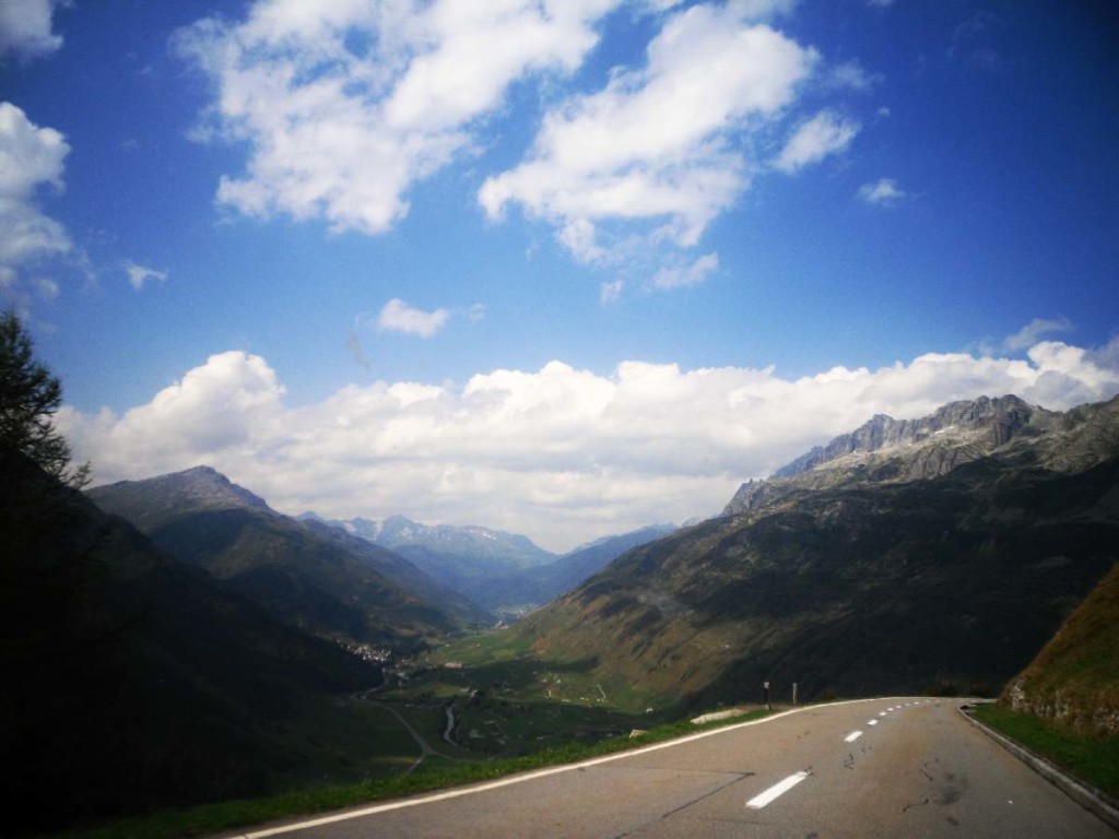 Alpy, Szwajcaria - droga coraz wyżej