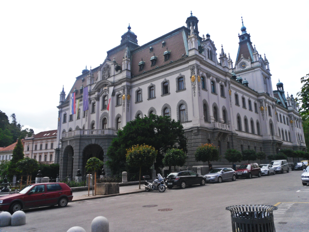 200. Jedna strona biblioteki