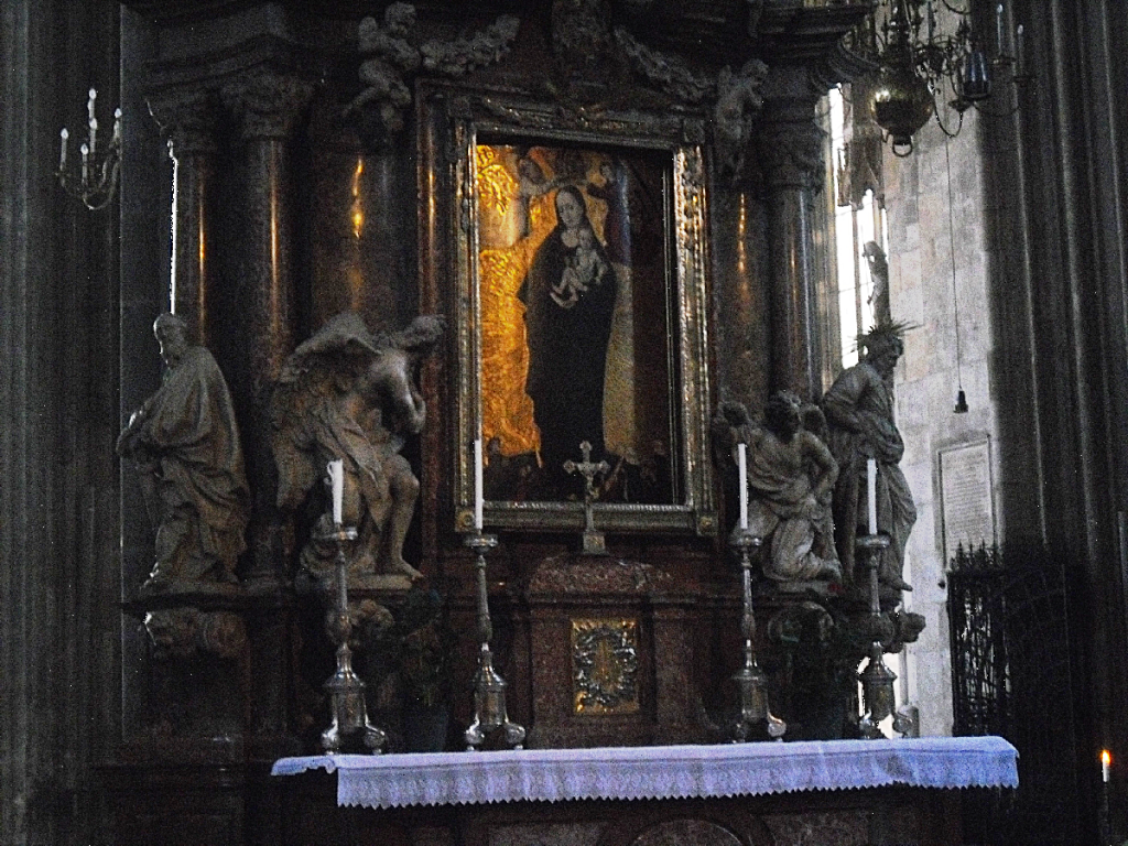 35. Stephansdom od środka