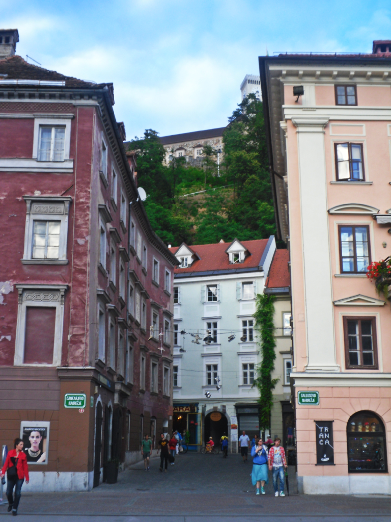 Cankarjevo Nabrezje vs Gallusowo Nabrezje - druga strona Ljubljanicy