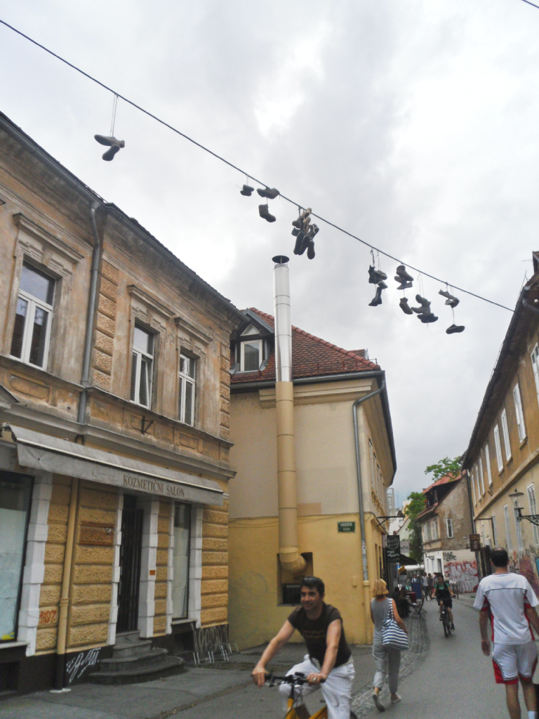 Pierwsze spotkanie z butami, Trubarjeva cesta